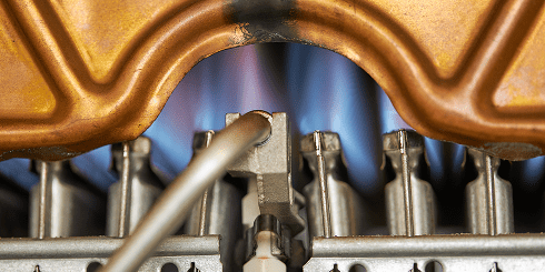 Gas burner with blue flame