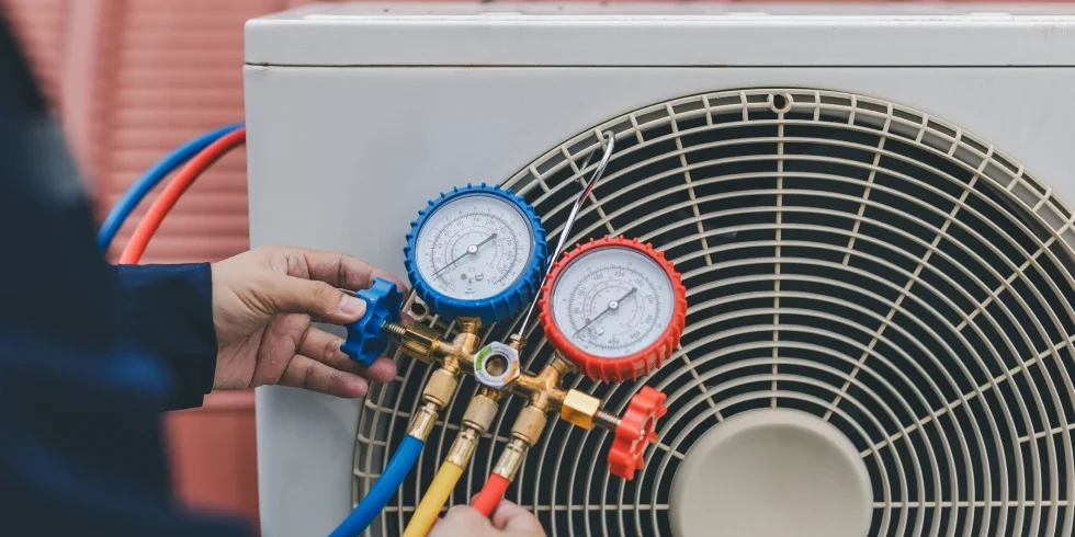 Air conditioner maintenance with pressure tools